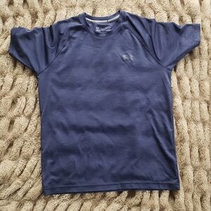 Mens under Armour Size small blue loose fit shirt